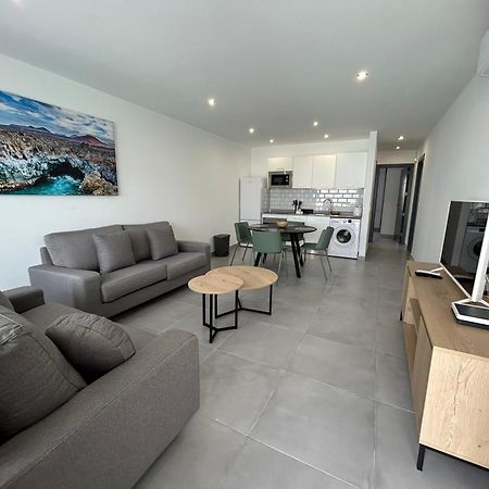 Stunning 2 Bedroom Seafront Apartment Puerto del Carmen  Bagian luar foto