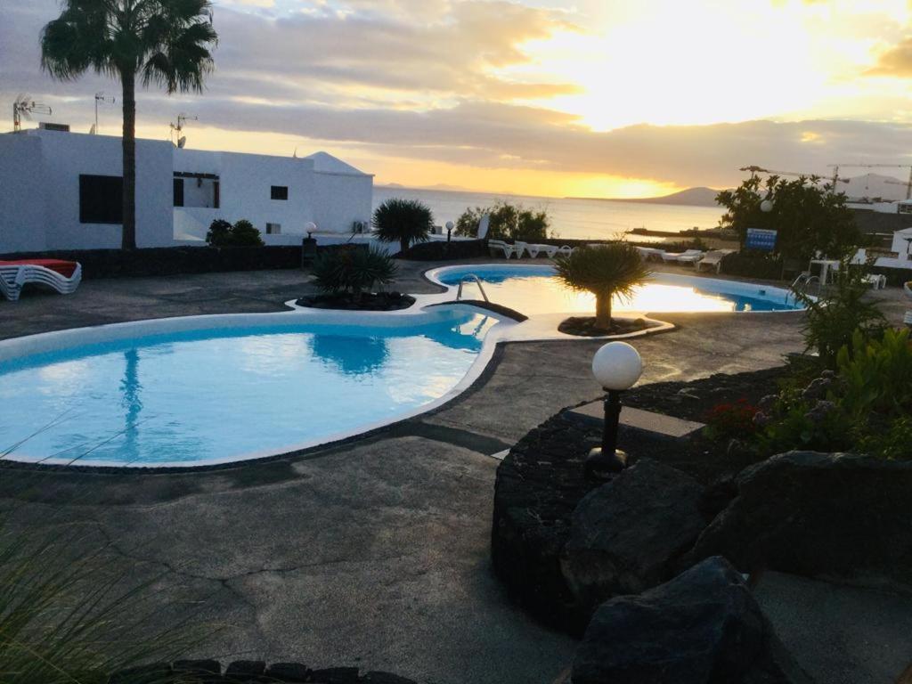 Stunning 2 Bedroom Seafront Apartment Puerto del Carmen  Bagian luar foto