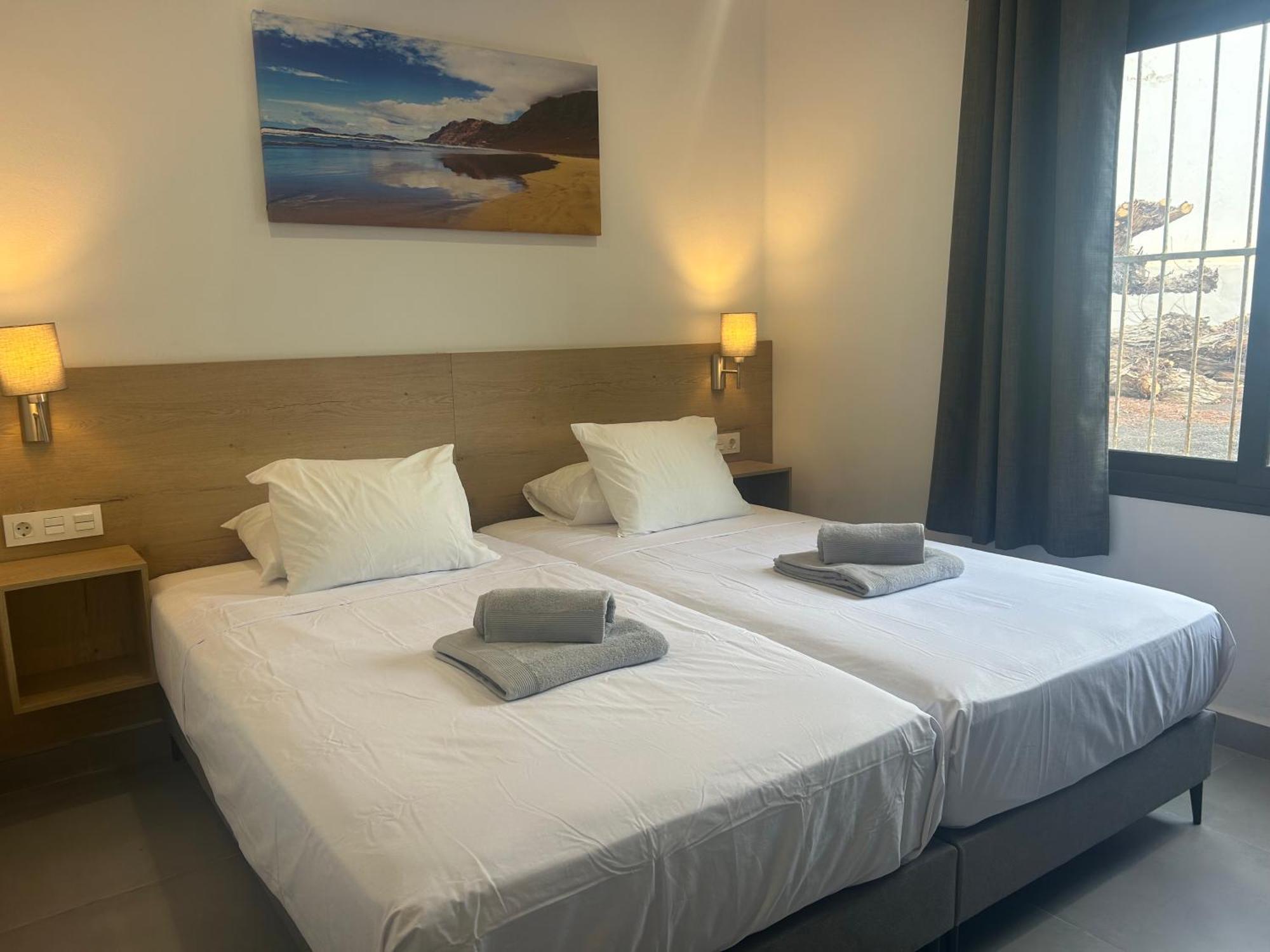 Stunning 2 Bedroom Seafront Apartment Puerto del Carmen  Bagian luar foto