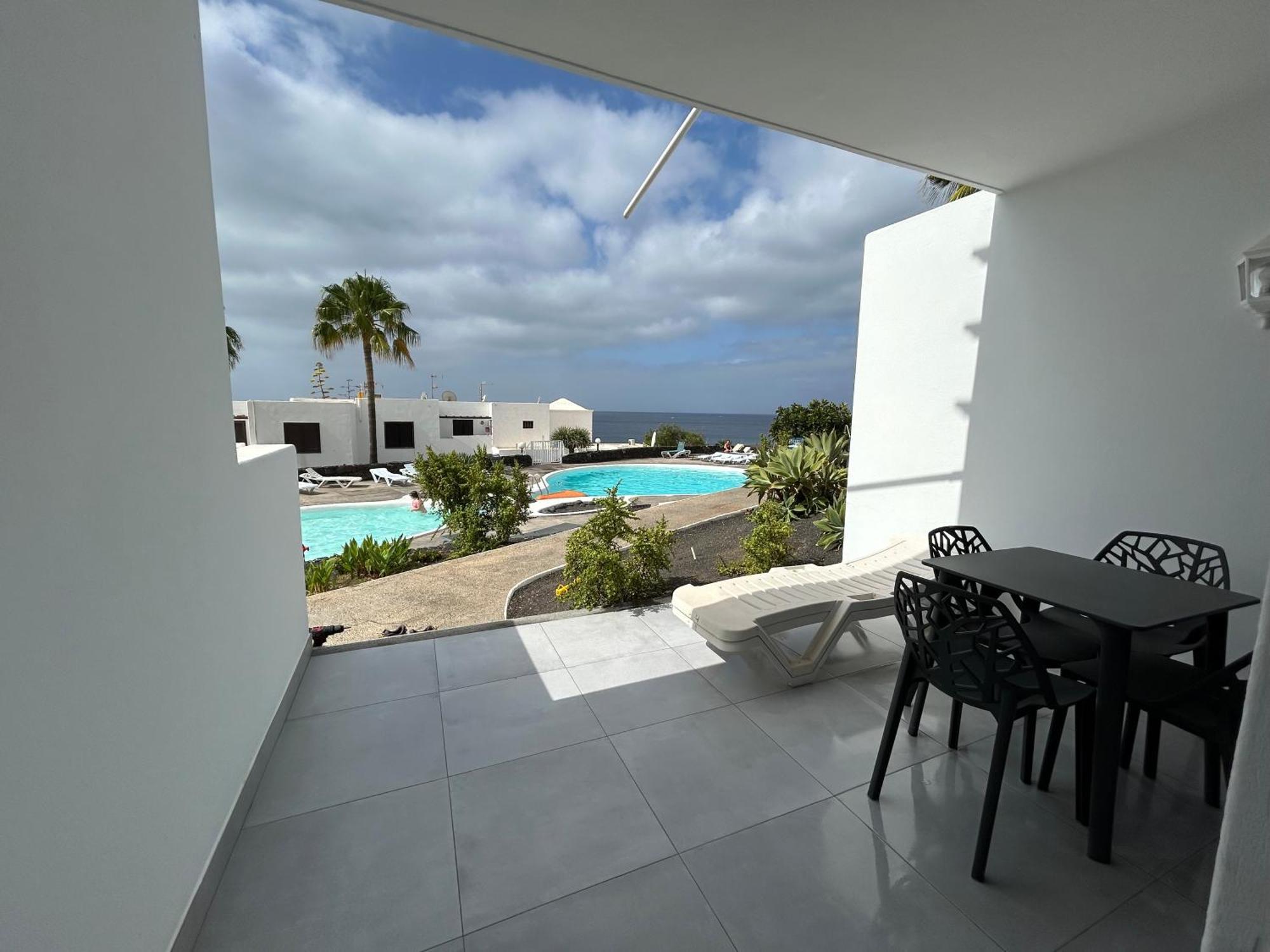 Stunning 2 Bedroom Seafront Apartment Puerto del Carmen  Bagian luar foto