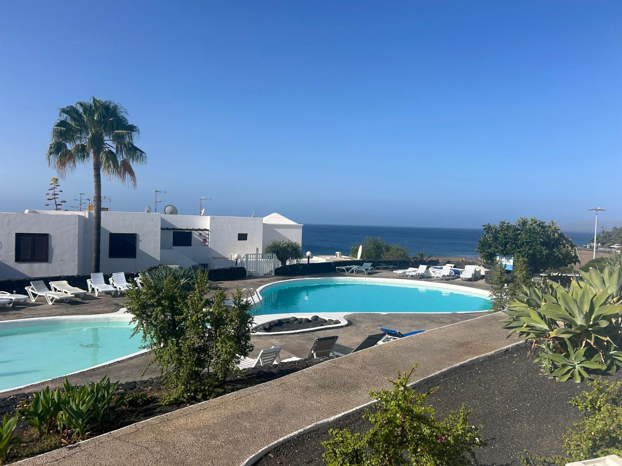 Stunning 2 Bedroom Seafront Apartment Puerto del Carmen  Bagian luar foto