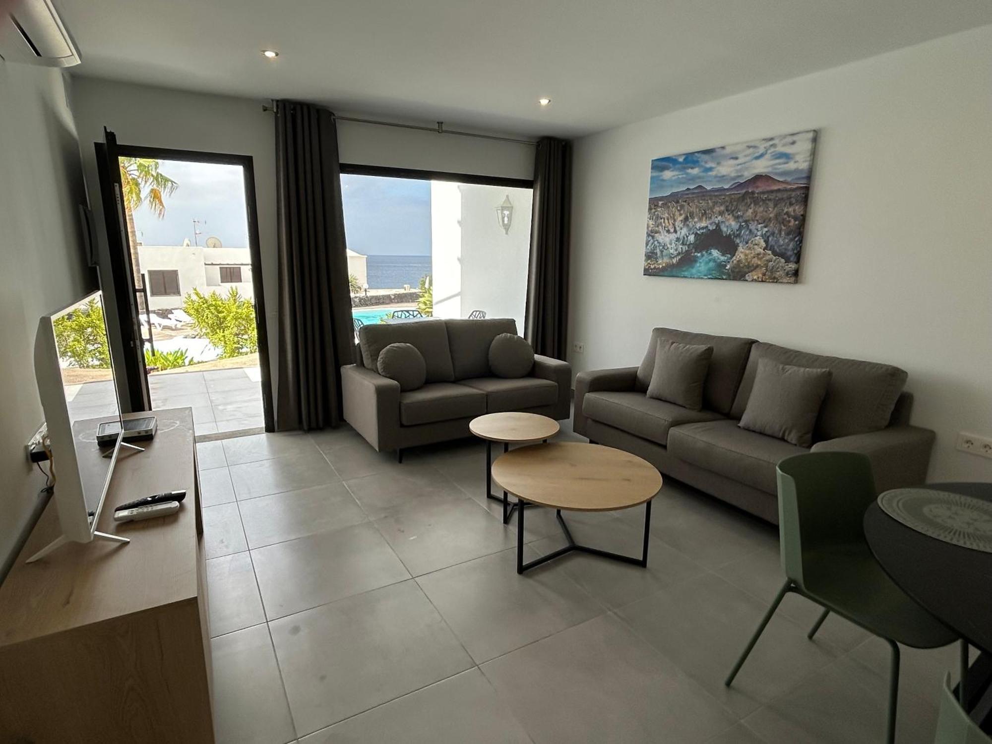 Stunning 2 Bedroom Seafront Apartment Puerto del Carmen  Bagian luar foto