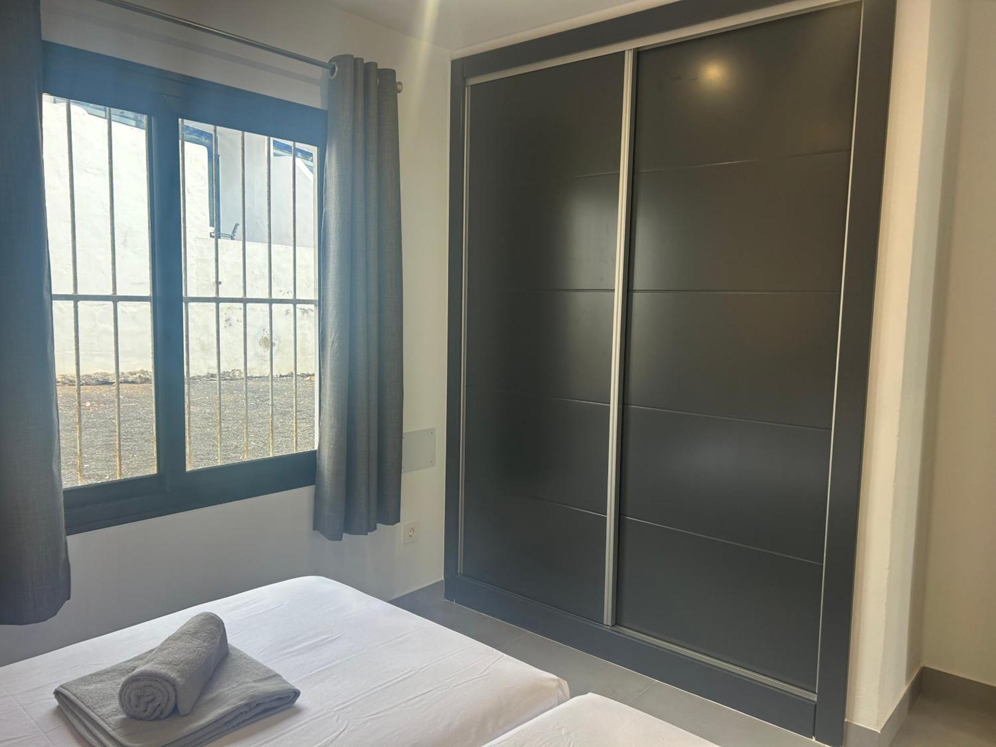 Stunning 2 Bedroom Seafront Apartment Puerto del Carmen  Bagian luar foto